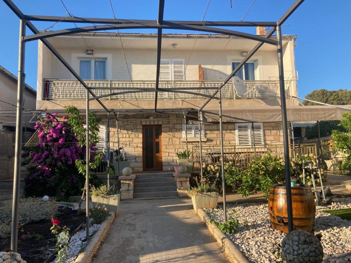 Apartments Bernarda, Jezera Εξωτερικό φωτογραφία